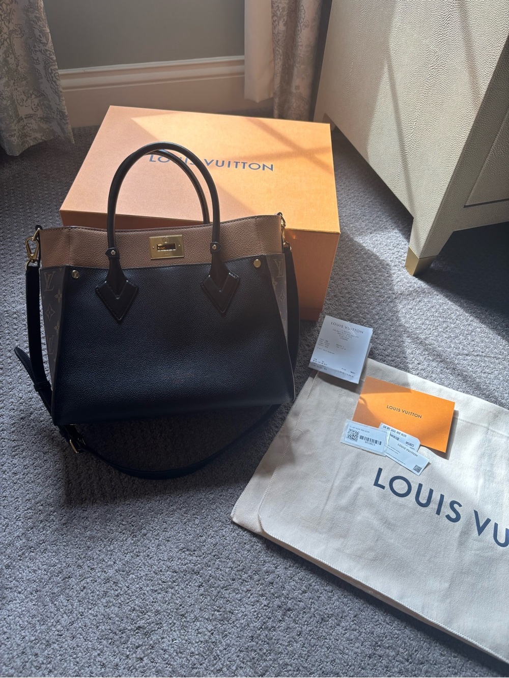 Louis Vuitton On My Side MM Noir